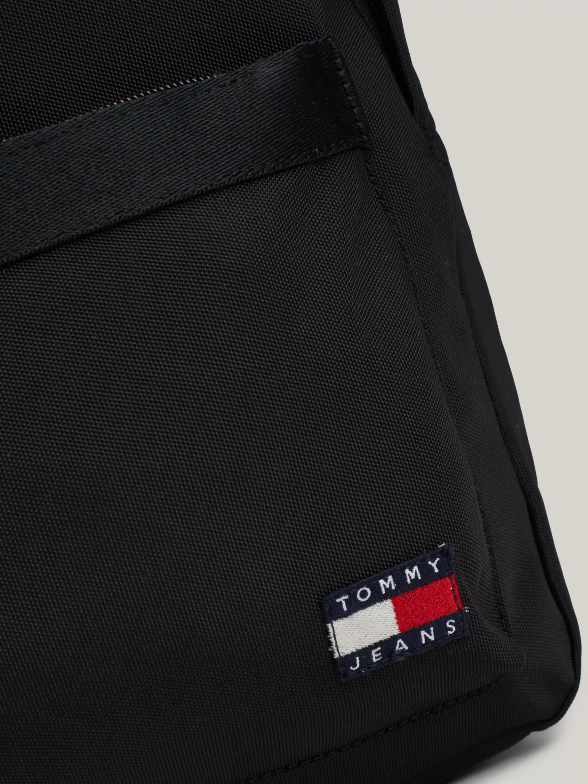 Plecaki*Tommy Hilfiger Usztywniany Plecak Essential Z Logo BLACK
