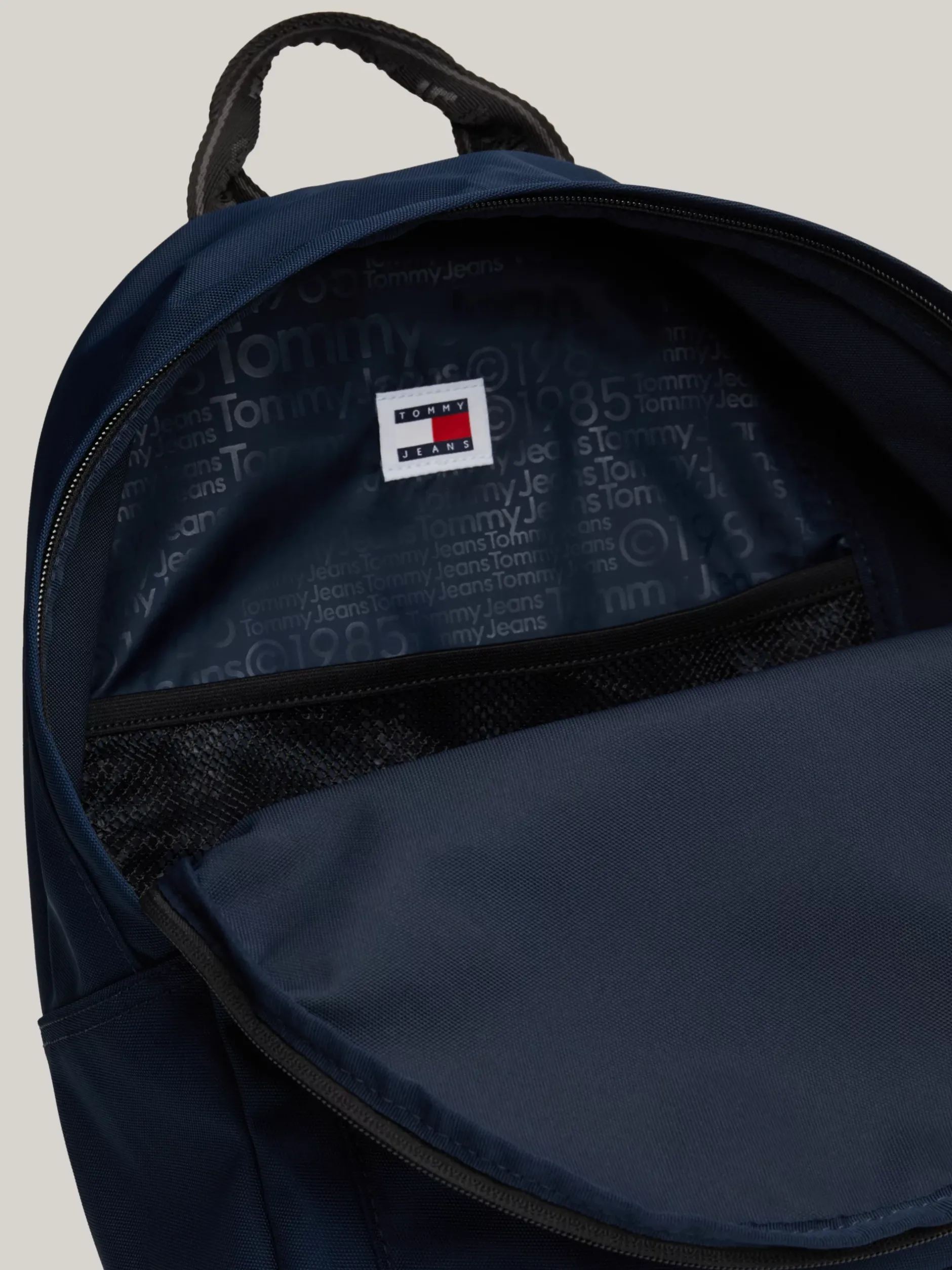 Plecaki*Tommy Hilfiger Usztywniany Plecak Essential Z Logo DARK NIGHT NAVY