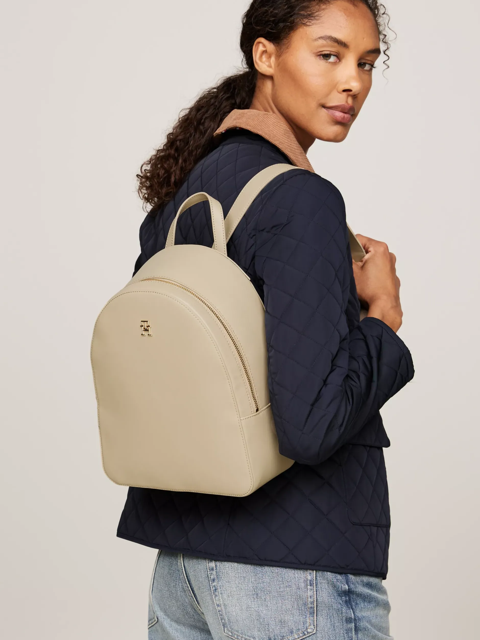 Plecaki*Tommy Hilfiger Usztywniany Plecak Hilfiger Monotype BEIGE