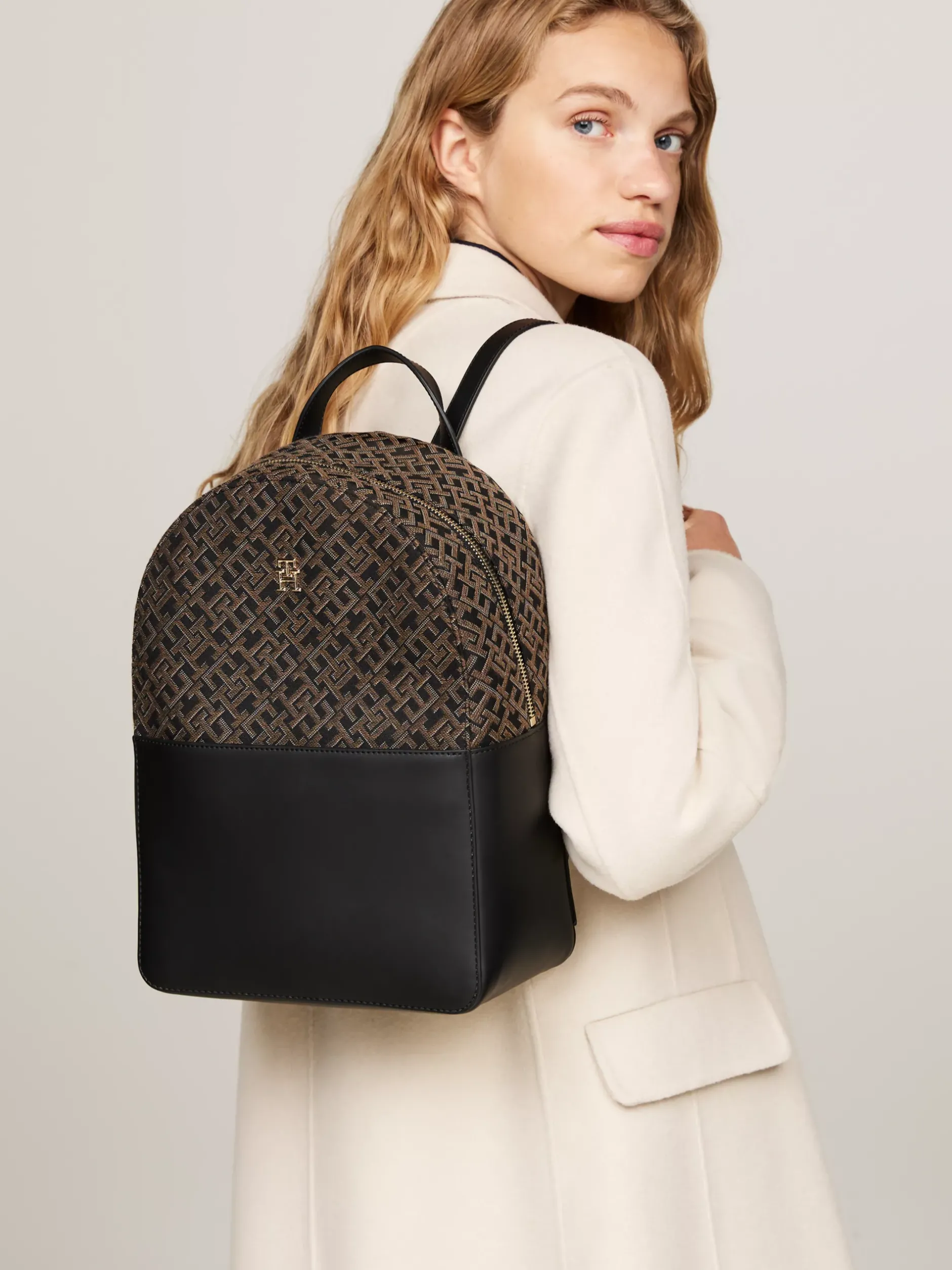 Plecaki*Tommy Hilfiger Usztywniany Plecak TH Jaquard BLACK