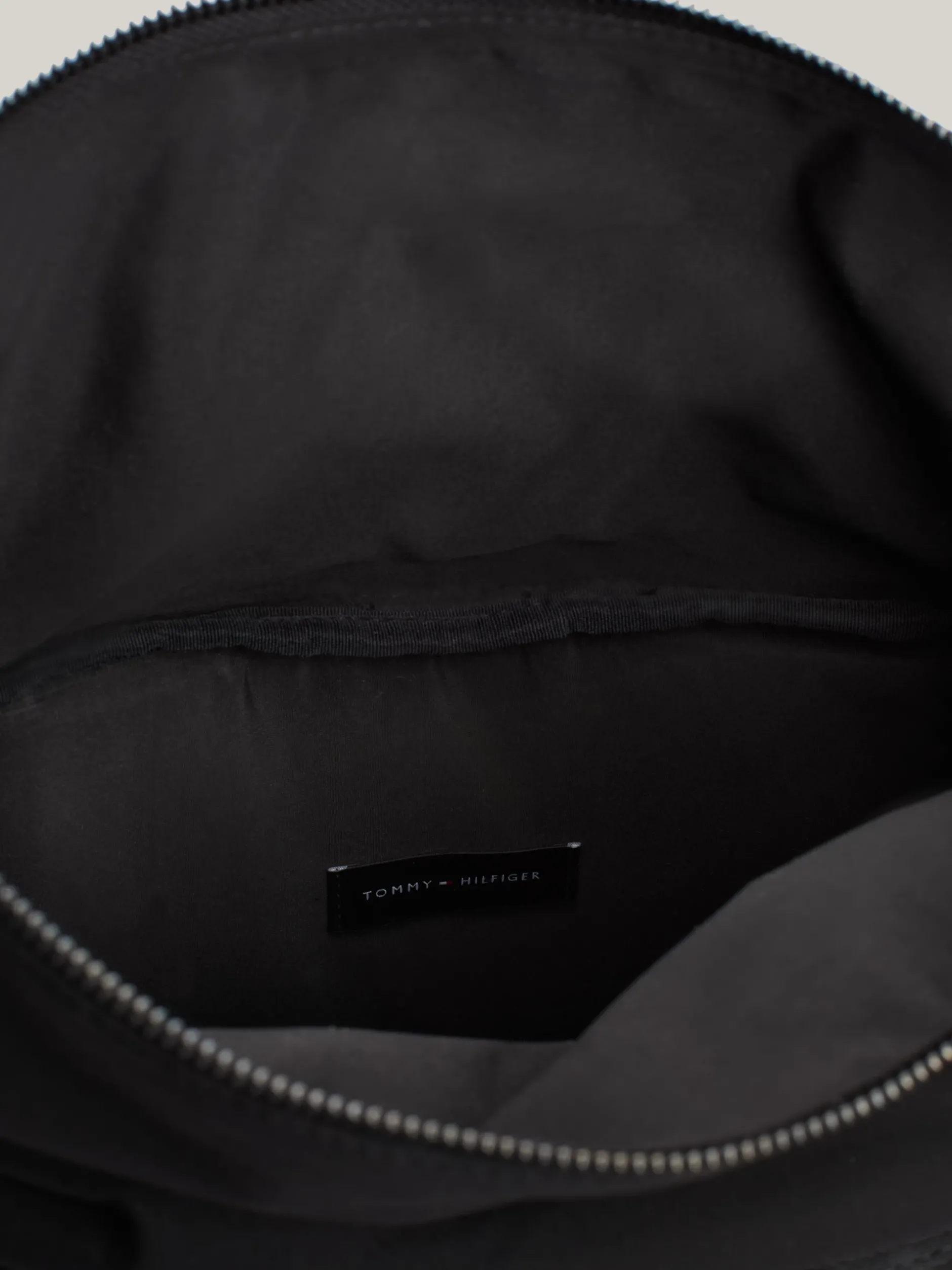 Plecaki*Tommy Hilfiger Wodoodporny Plecak Ze Zwijaną Górą BLACK