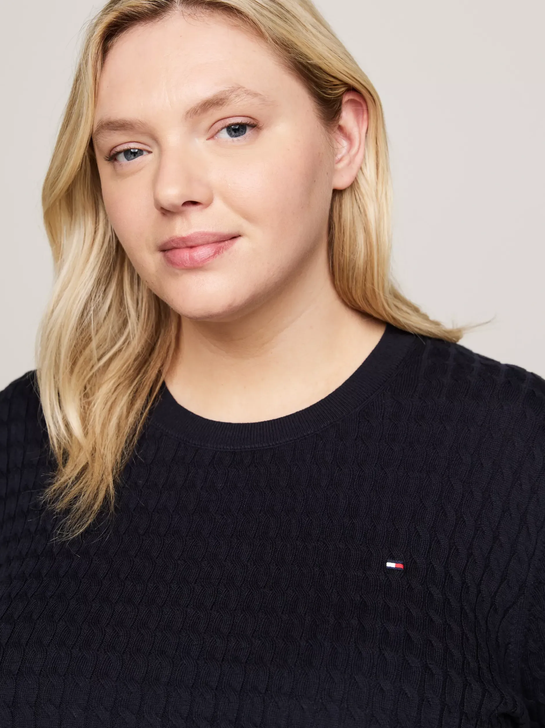 Swetry Z Okrągłym Dekoltem|Swetry*Tommy Hilfiger Wąski Sweter Z Kolekcji Curve DESERT SKY