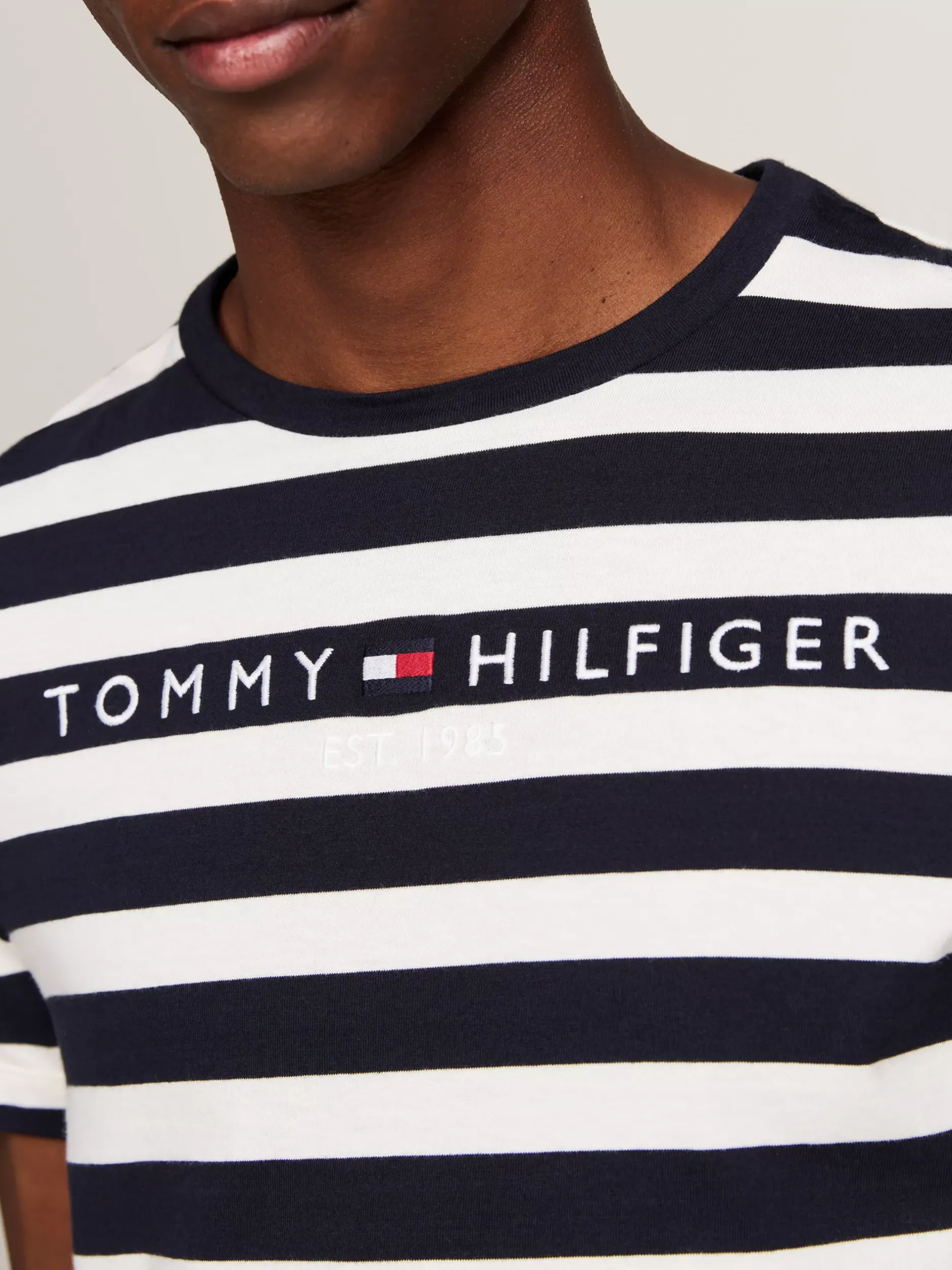 T-Shirty*Tommy Hilfiger Wąski T-shirt W Paski DESERT SKY/IVORY PETAL