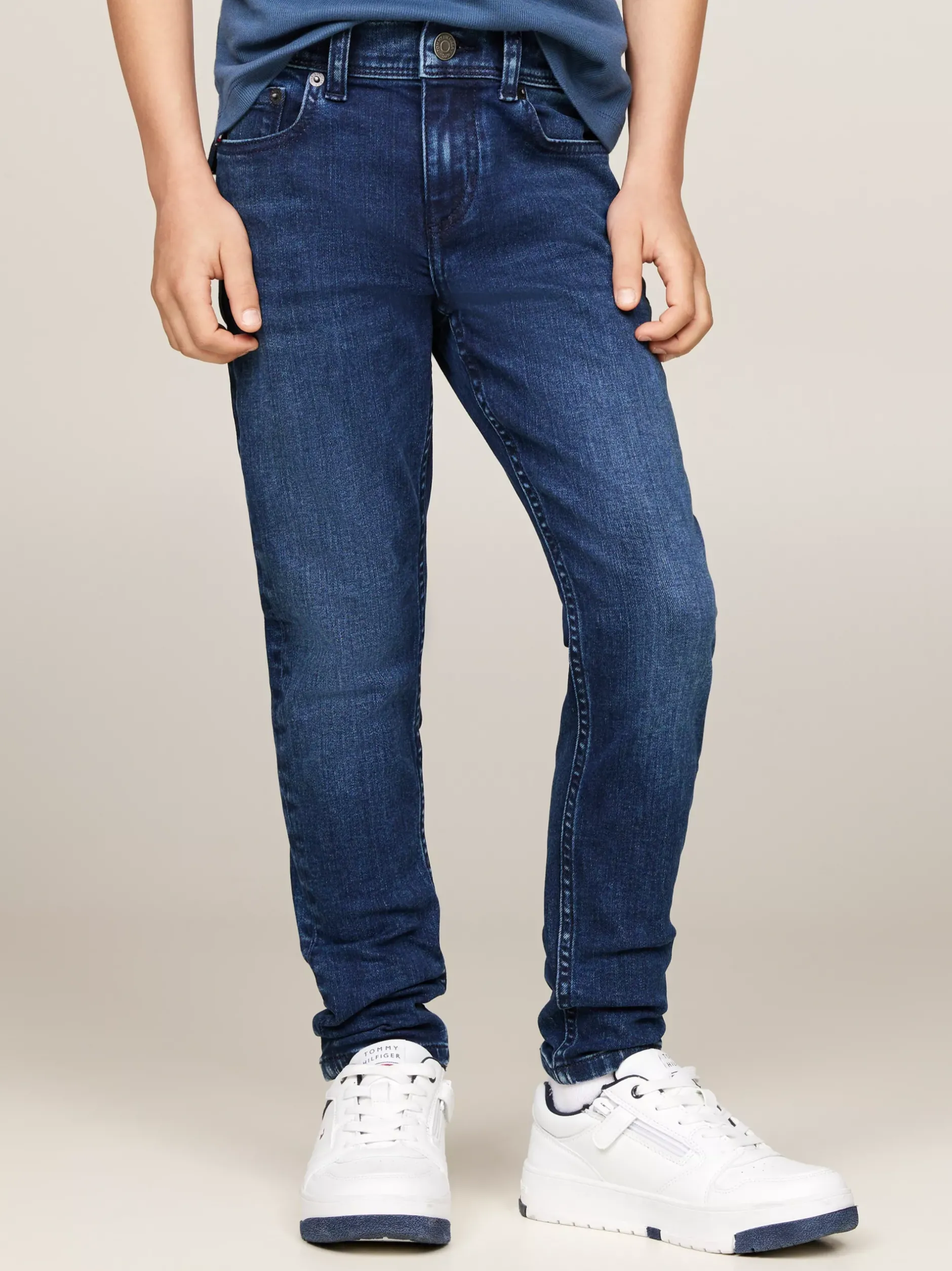 Jeansy*Tommy Hilfiger Wąskie Jeansy Scanton Y CORALBLUE