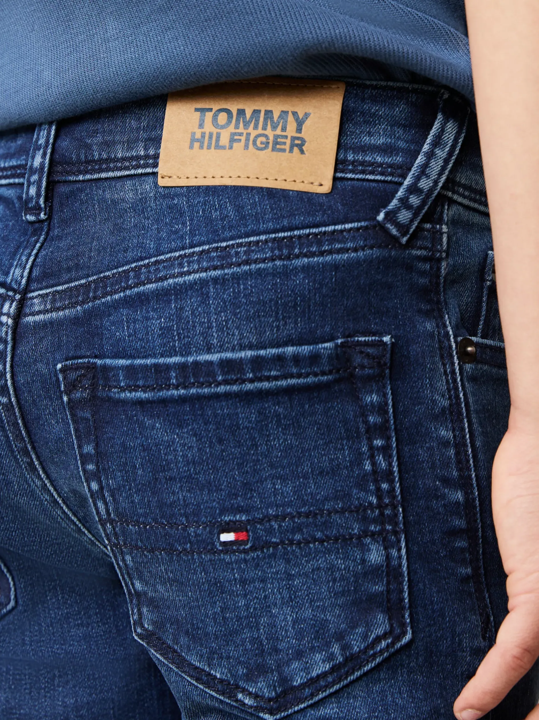 Jeansy*Tommy Hilfiger Wąskie Jeansy Scanton Y CORALBLUE