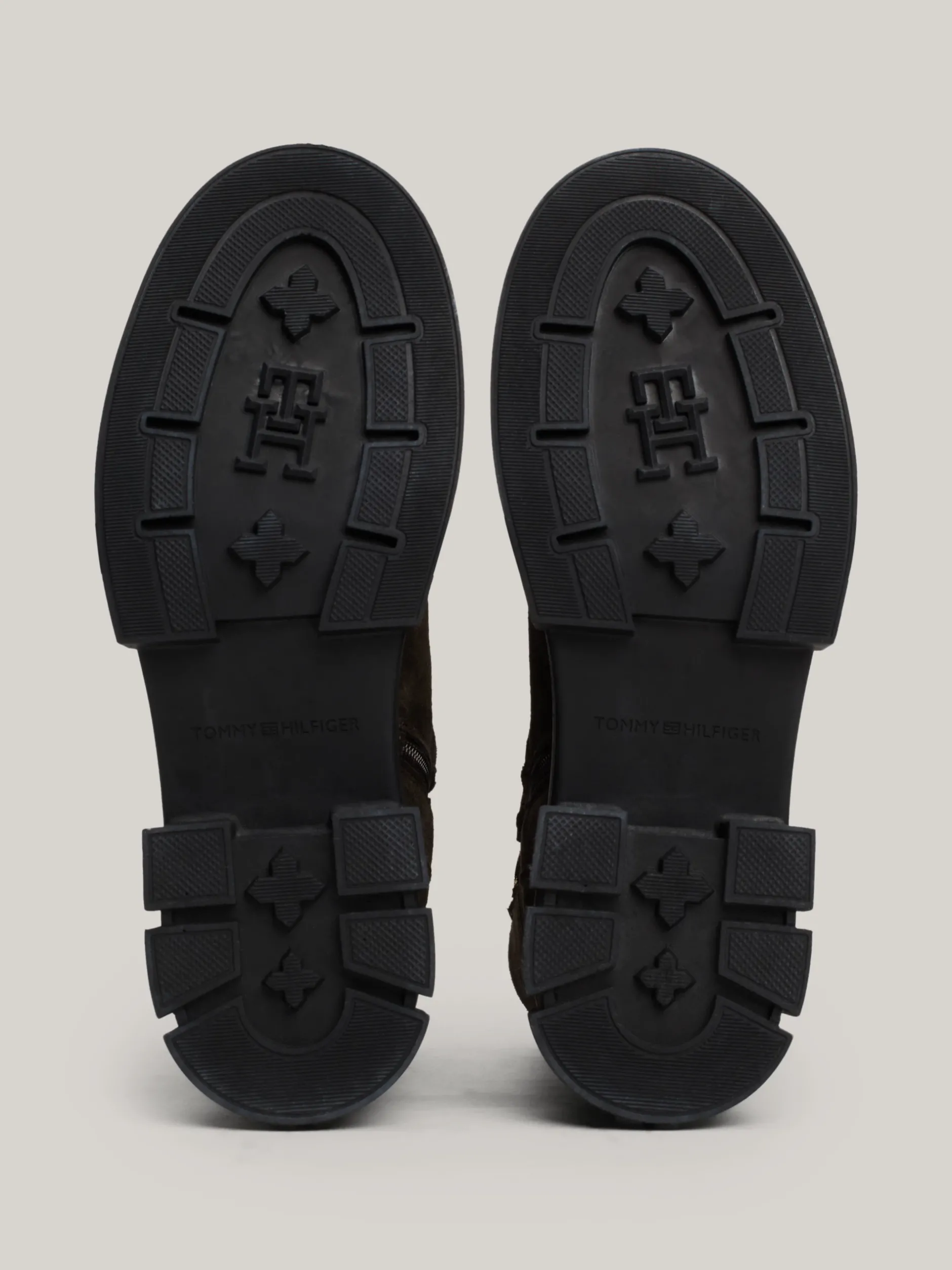 Botki*Tommy Hilfiger Zamszowe Botki TH Monogram DARK COFFEE