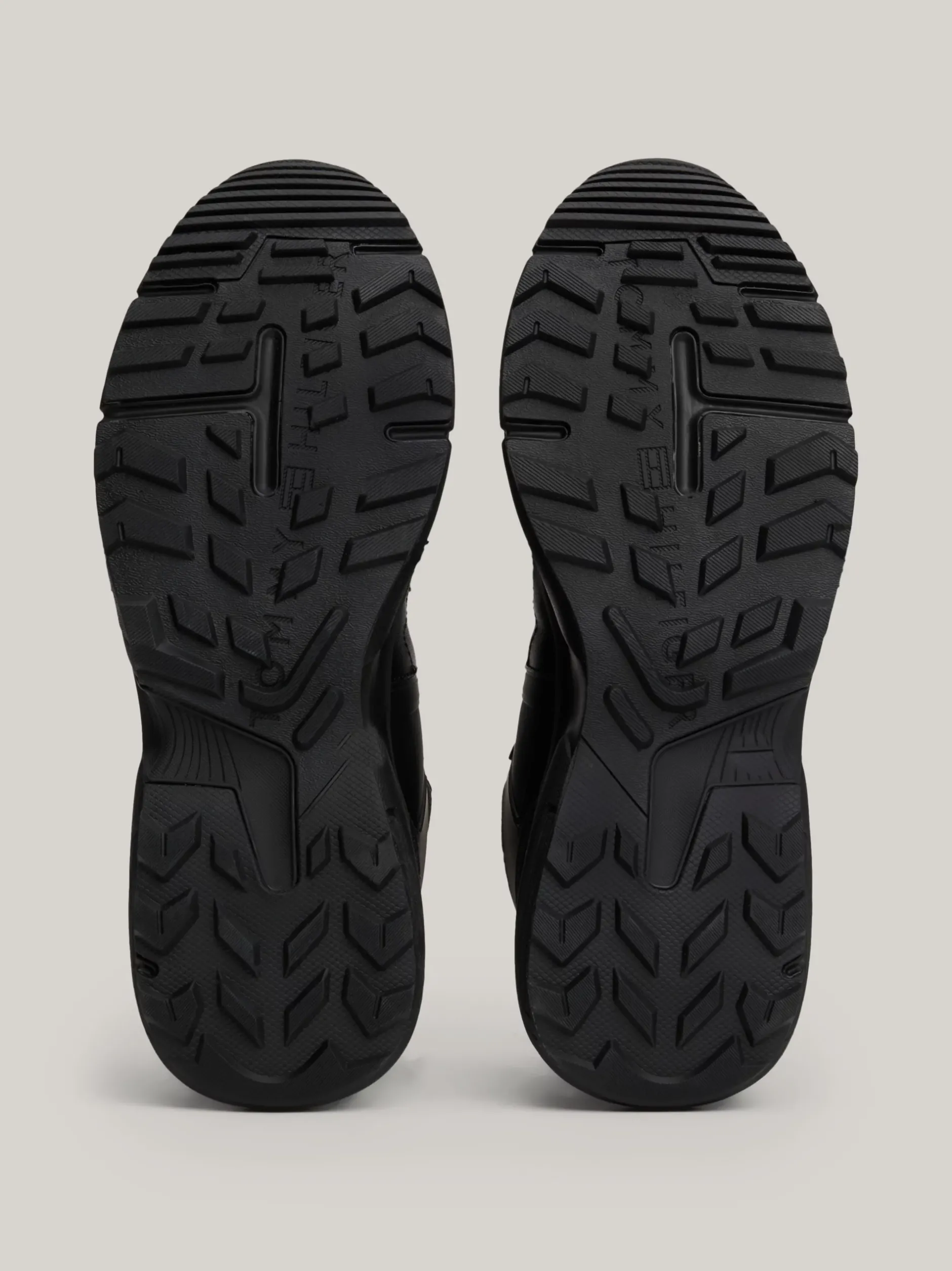 Sneakersy*Tommy Hilfiger Zamszowe Buty Sportowe Do Kostki Z Protektorem BLACK