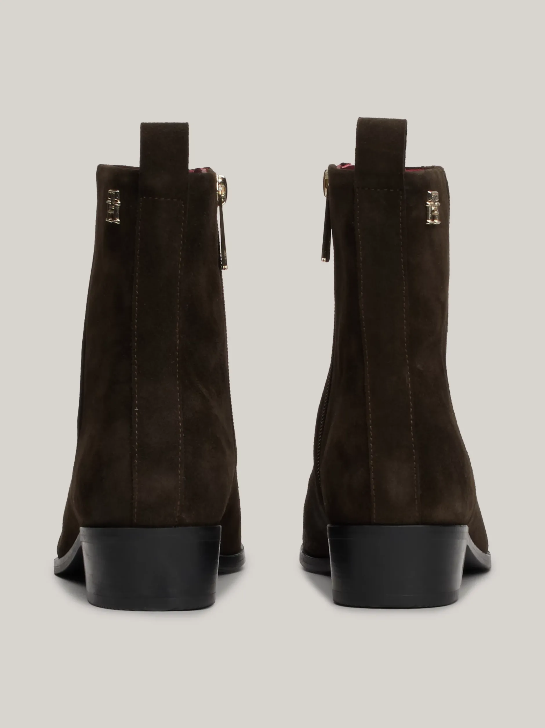 Botki*Tommy Hilfiger Zamszowe Kowbojki Do Kostki Z Monogramem TH DARK COFFEE