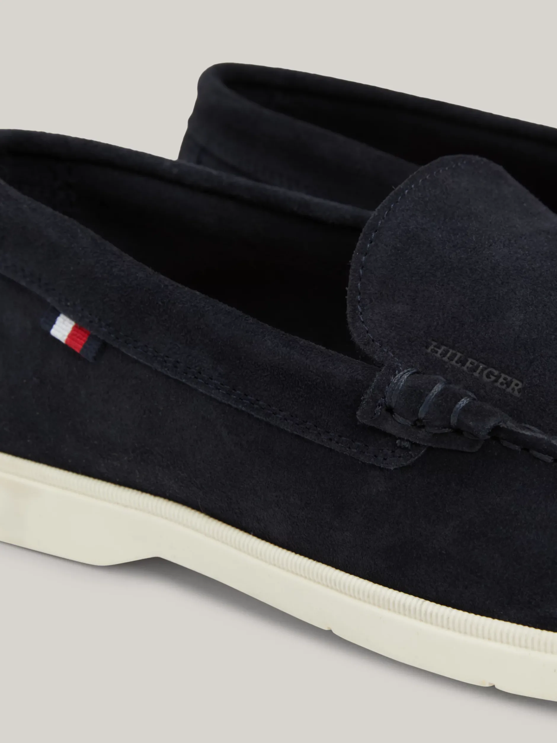 Mokasyny & Buty Żeglarskie|Buty Casual*Tommy Hilfiger Zamszowe Mokasyny Na Kontrastowej Podeszwie DESERT SKY