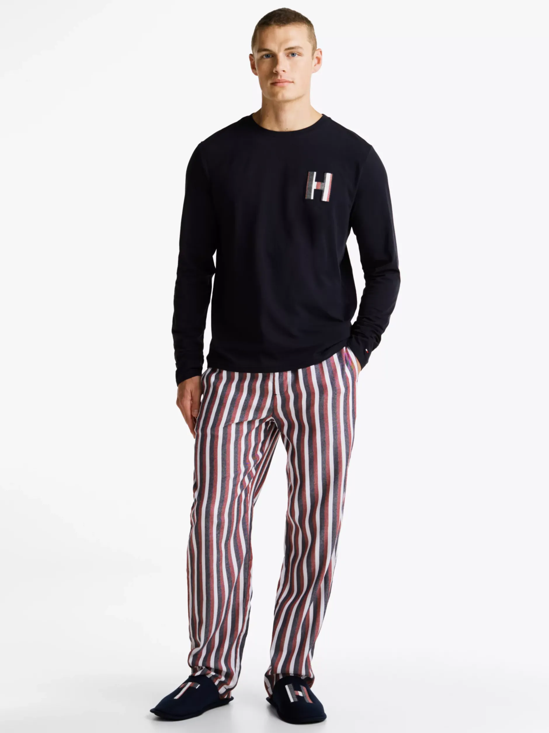 Piżamy*Tommy Hilfiger Zestaw Z Piżamą I Kapciami TH Original DESERT SKY / BOLD GLOBAL STRIPES